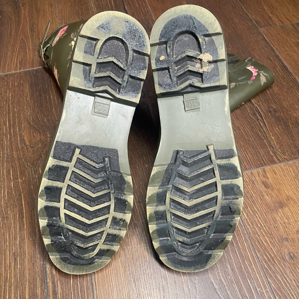 Austin floral rain boots size 10